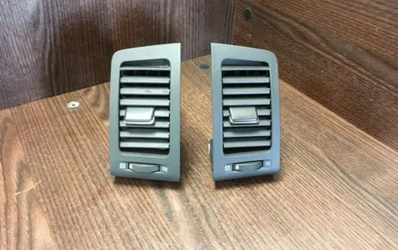 Toyota Corolla Verso E121 Dash center air vent grill 1556433010 1556423020