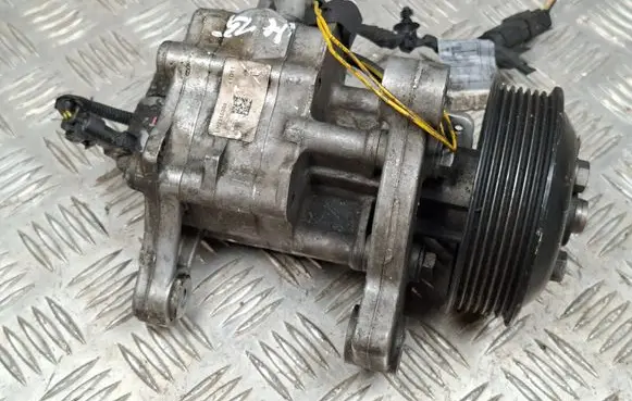 BMW 5 GT F07 Power steering pump 6796493 2115369