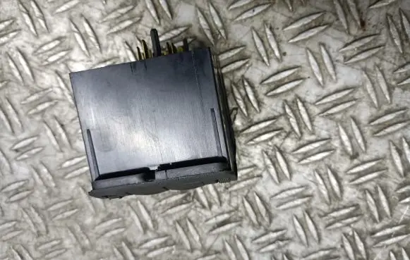 Opel Zafira A Light switch 09133249