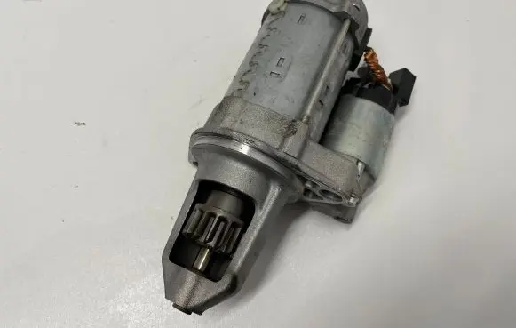 Mercedes-Benz GLA H247 Starter motor A2609060100