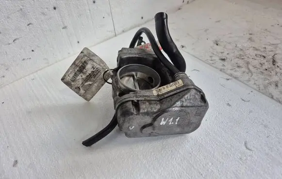 Mercedes-Benz E W124 Throttle body valve 0001415725