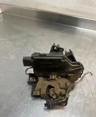 Audi A8 S8 D3 4E Front door lock PA6630AGF 4B0839015B