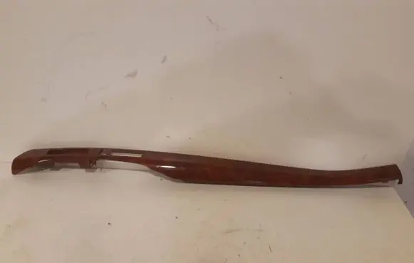 Dashboard glove box trim