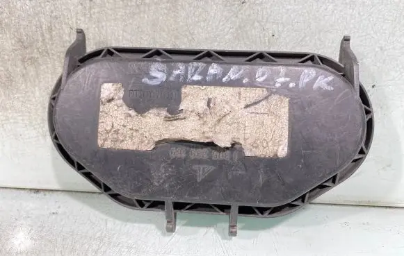 Volkswagen Sharan Headlight/headlamp dust cover 1305239169