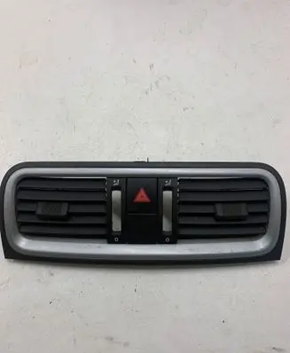 Skoda Fabia Mk2 (5J) Dash center air vent grill 5J0820951