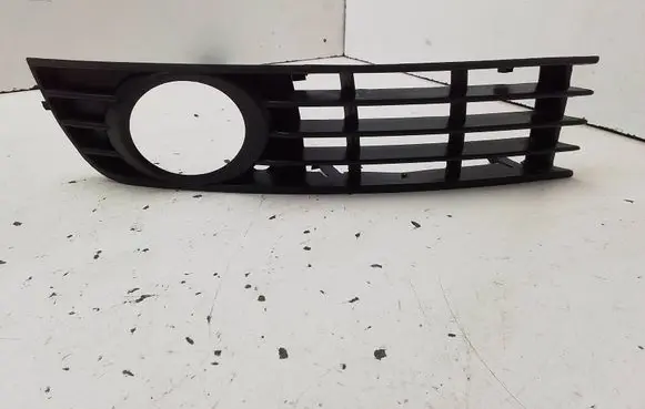 Audi A4 S4 B6 8E 8H Front bumper lower grill 8E0807682