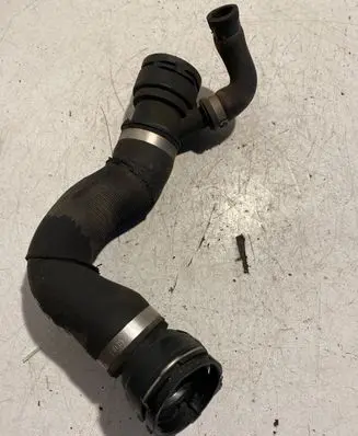 BMW X5 E70 Engine coolant pipe/hose