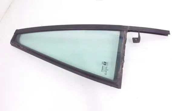 Volvo XC90 Rear vent window glass 