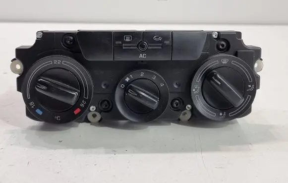 Skoda Octavia Mk2 (1Z) Climate control unit