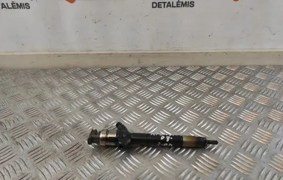 Toyota Avensis T250 Fuel injector 236700R030