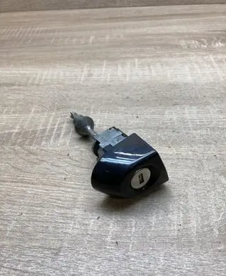 BMW 3 E90 E91 Front door lock 