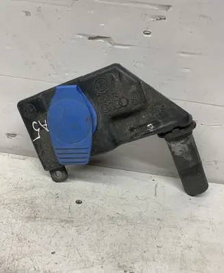Audi A5 8T 8F Windshield washer fluid reservoir/tank 8T2955463B