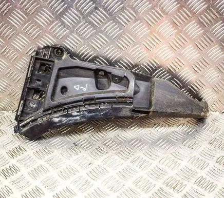 Volvo XC90 Front bumper mounting bracket 08620564