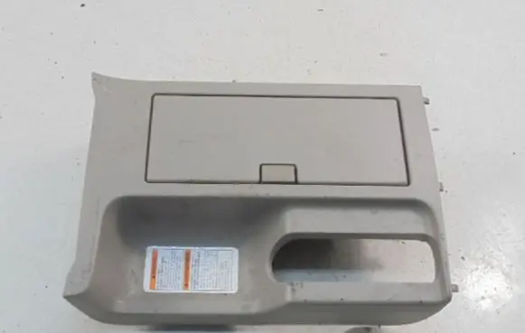 Suzuki Grand Vitara II Cup holder 