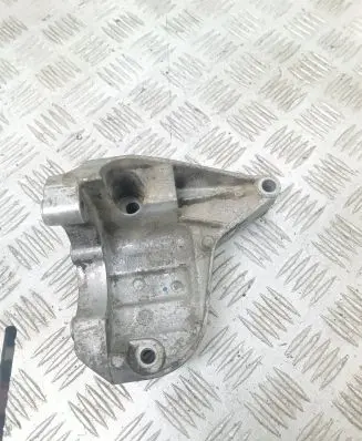 BMW 3 E90 E91 Power steering pump mounting bracket 7794455 120868