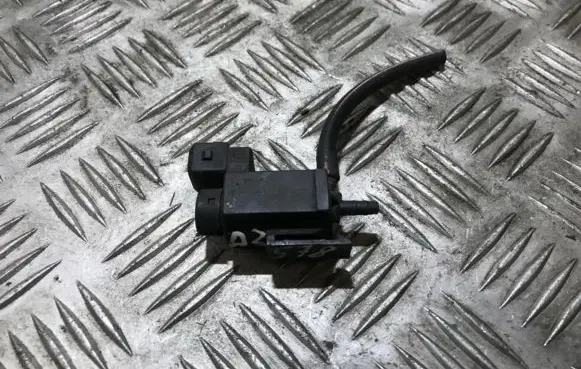 BMW 5 E39 Turbo solenoid valve 72234100 7.22341.00