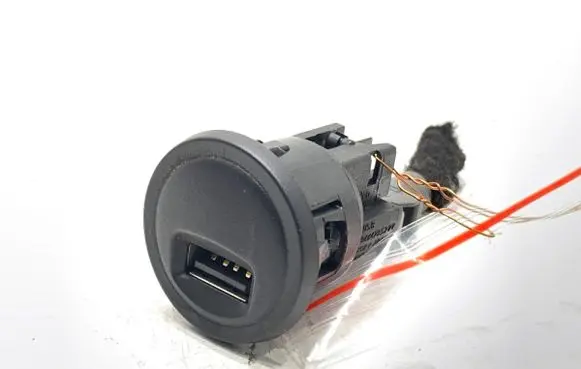 Citroen Berlingo USB socket connector 9664795277