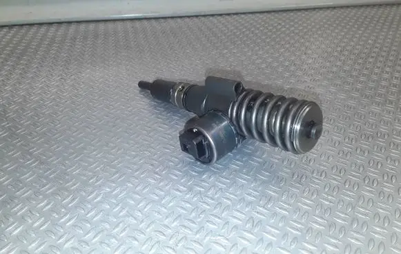 Jeep Compass Fuel injector 03G130073G 0414720404