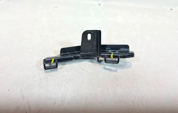 BMW X1 U11 Fender mounting bracket 9883592