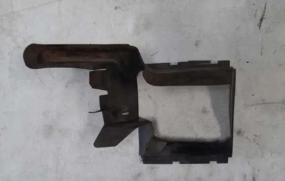 Audi Q7 4L Radiator trim 4L0117336