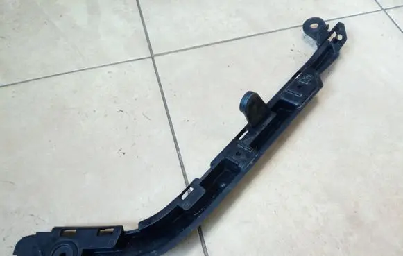 BMW 1 E81 E87 Rear bumper mounting bracket 51127058517 7058517 NE30253