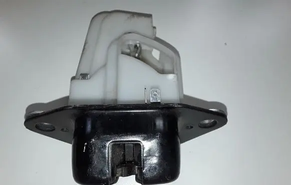 Honda CR-V Loading door lock EUK9361120A