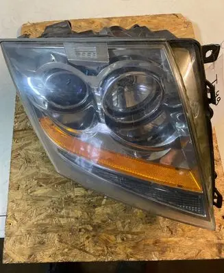 Cadillac CTS Headlight/headlamp 25897357 8G06AE6013