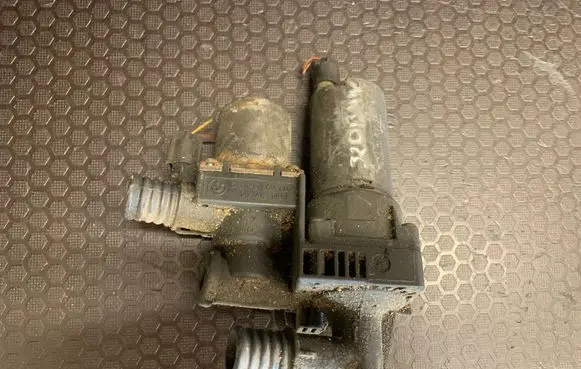 BMW 3 E46 Coolant heater control valve 64118369807 1147412149