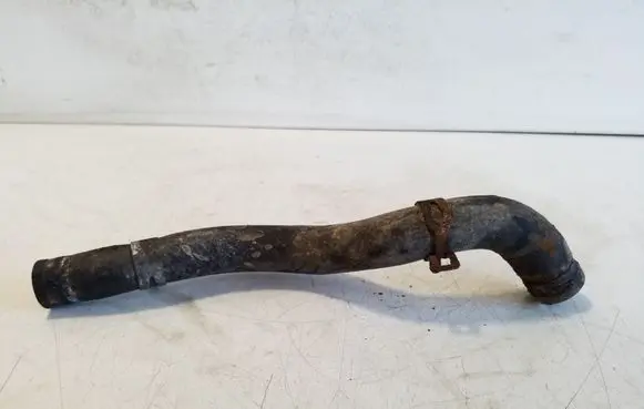 Engine coolant pipe/hose
