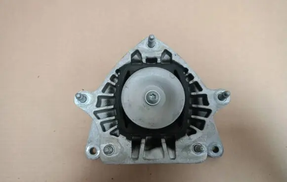 Mercedes-Benz GLC X253 C253 Engine mounting bracket A2052408900