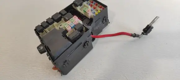 Volvo S40 Fuse module 30737024 8688039 318789120