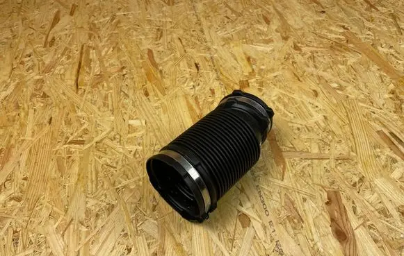 Volvo XC90 Air intake duct part 32325493