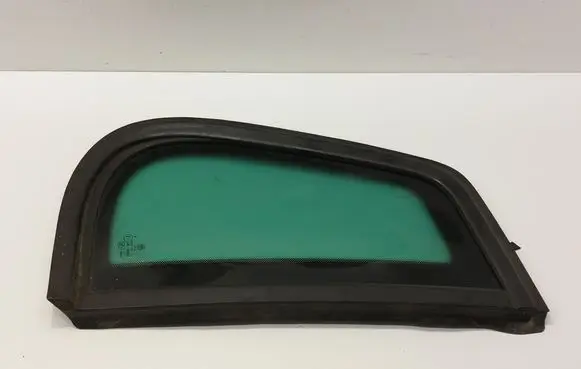 Volkswagen Tiguan Rear side window 5N0845042A