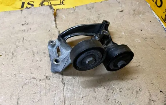 Chevrolet Corvette C5 Engine mount bracket 12556444