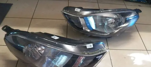 Hyundai i10 Headlight/headlamp 92102K7000