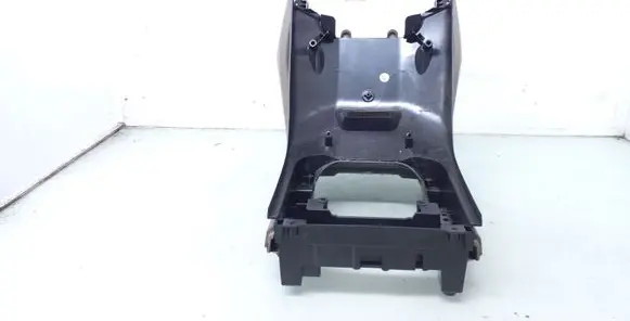Volvo V70 Center console 30672331 T1641300