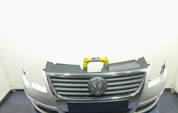 Volkswagen PASSAT B6 Front bumper 
