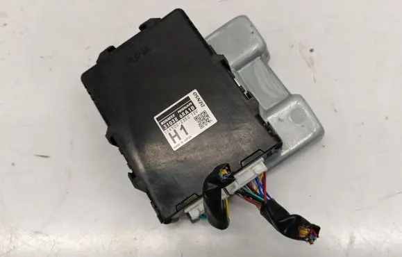 Nissan Qashqai J12 Other control units/modules 310386RA1B