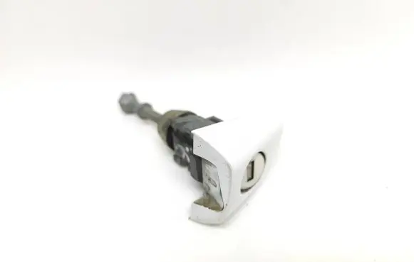 Peugeot 308 Front door lock (next to the handle) 