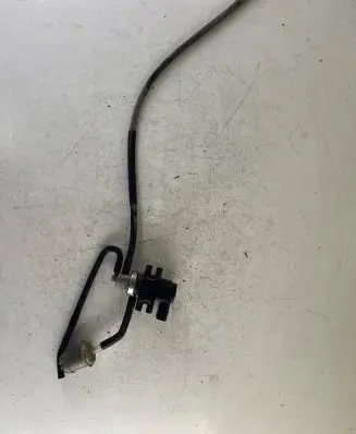 Volkswagen Touareg I Turbo solenoid valve 1J0906627A 7L6133798H