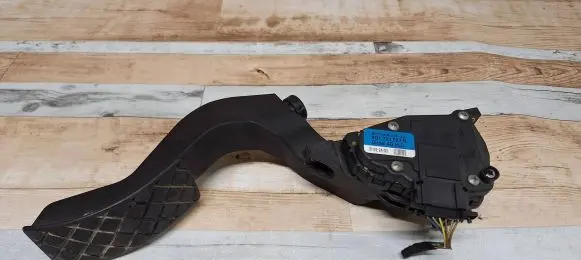 Audi A6 S6 C5 4B Accelerator throttle pedal 8D1723523N 6PV00837602 8D1723523