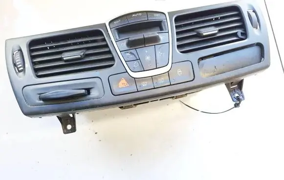 Renault Laguna III Climate control unit a2c53299319