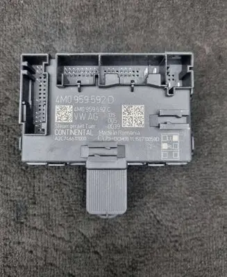Audi Q7 4M Door control unit/module 4M0959592D 4M0959592C