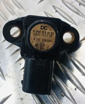 Mercedes-Benz E W211 Air pressure sensor A0061531528