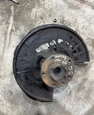 Rear wheel hub