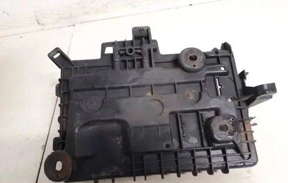 Battery box tray