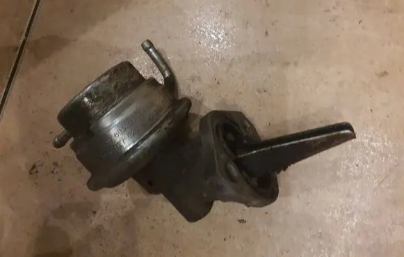 Volkswagen Golf I Mechanical fuel pump 056127025C 720803004299