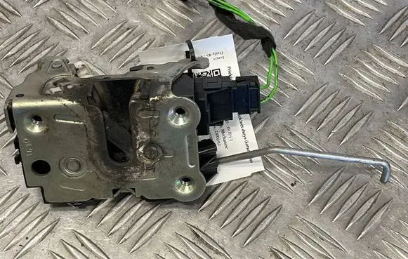 Iveco Daily 45 - 49.10 Front door lock