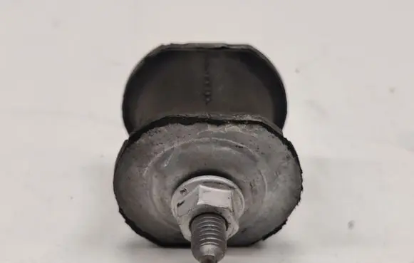 Chevrolet Camaro Gearbox mount 