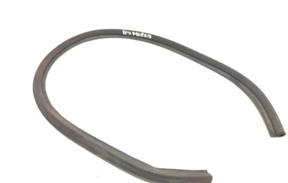 Volkswagen PASSAT B7 USA Engine compartment rubber 